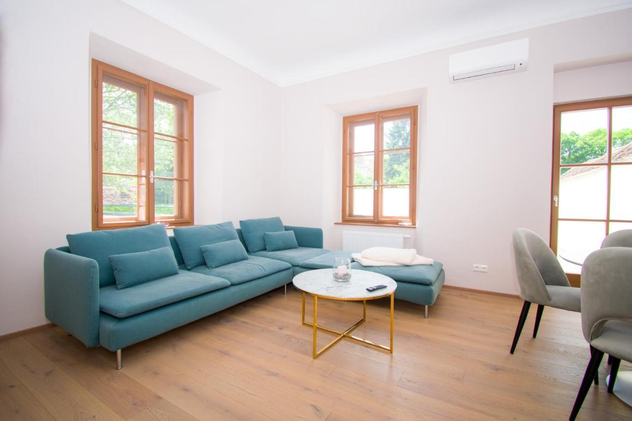 Das Torhaus Feldbach  Dış mekan fotoğraf